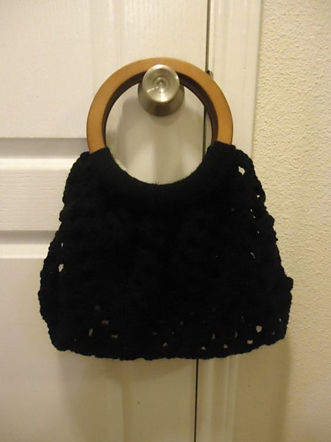 Free Crochet Pattern: Granny Style Boho Purse!