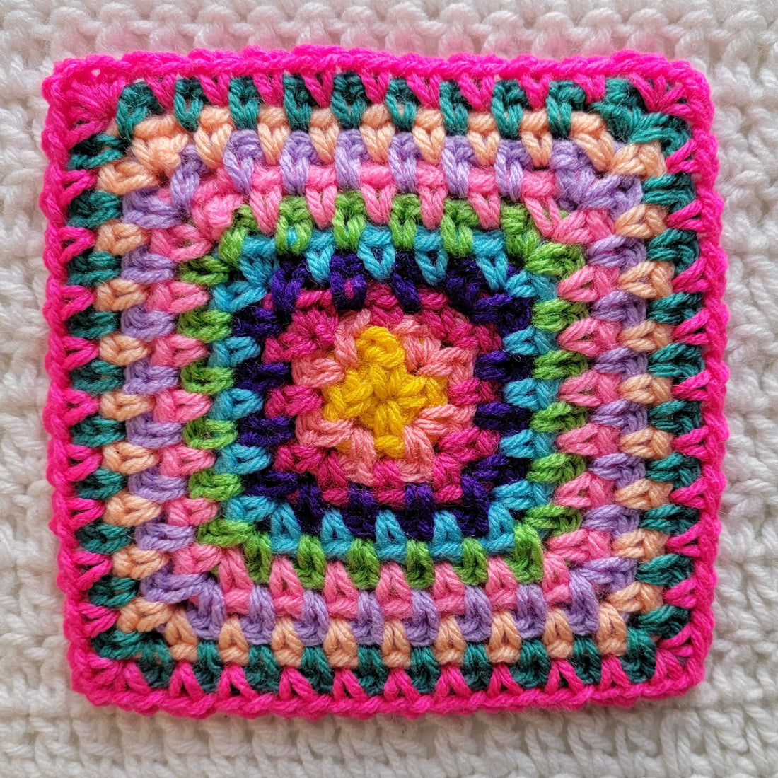 Free Crochet Pattern: Gridlock Granny Square Pattern!