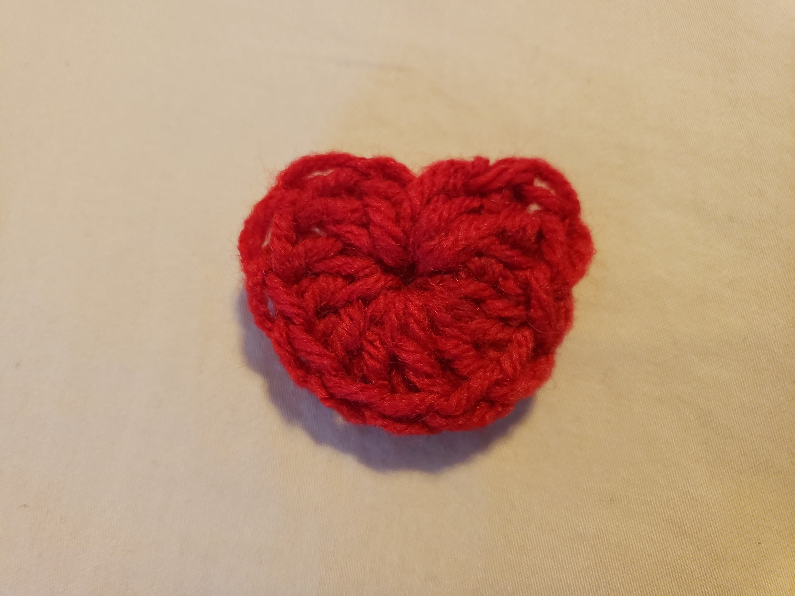Free Crochet Pattern Tiny Crochet Hearts Crochetmelovely free-crochet-pattern-tiny-crochet-hearts-crochetmelovely