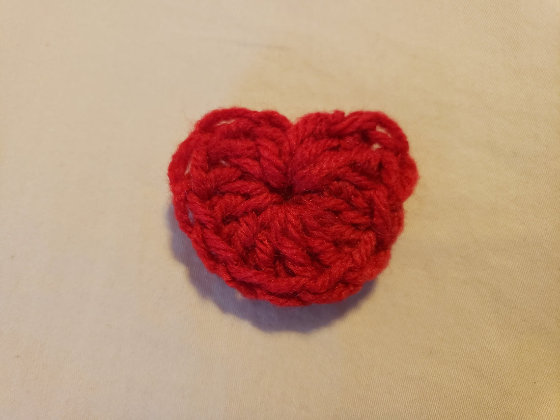 Free Crochet Pattern: Tiny Crochet Hearts!