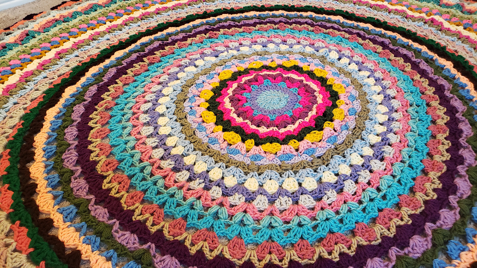 Crochet Pattern: Circle Of Cheer Afghan! – crochetmelovely