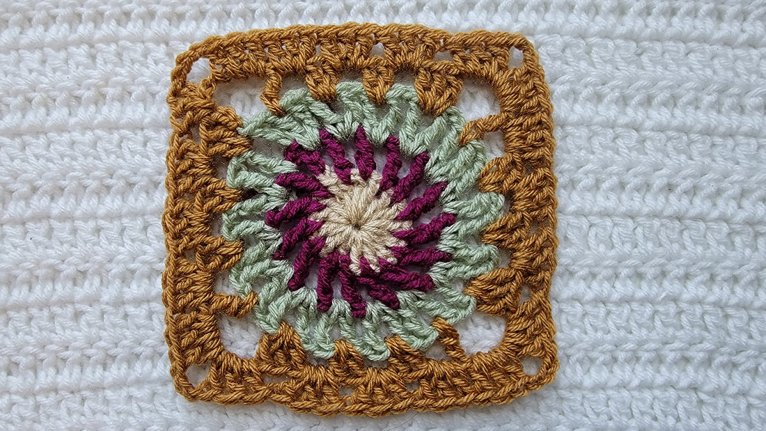 Free Crochet Pattern: Lonely Polka Dot Square!