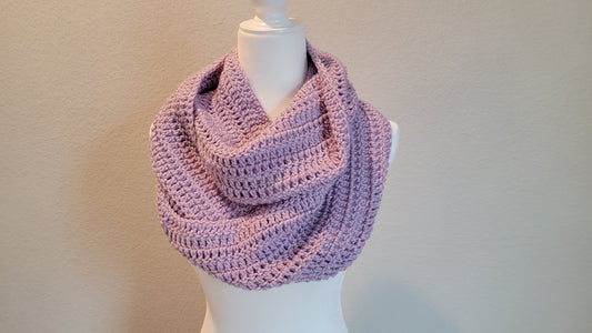 Free Crochet Pattern: Everyday Cozy Cowl!