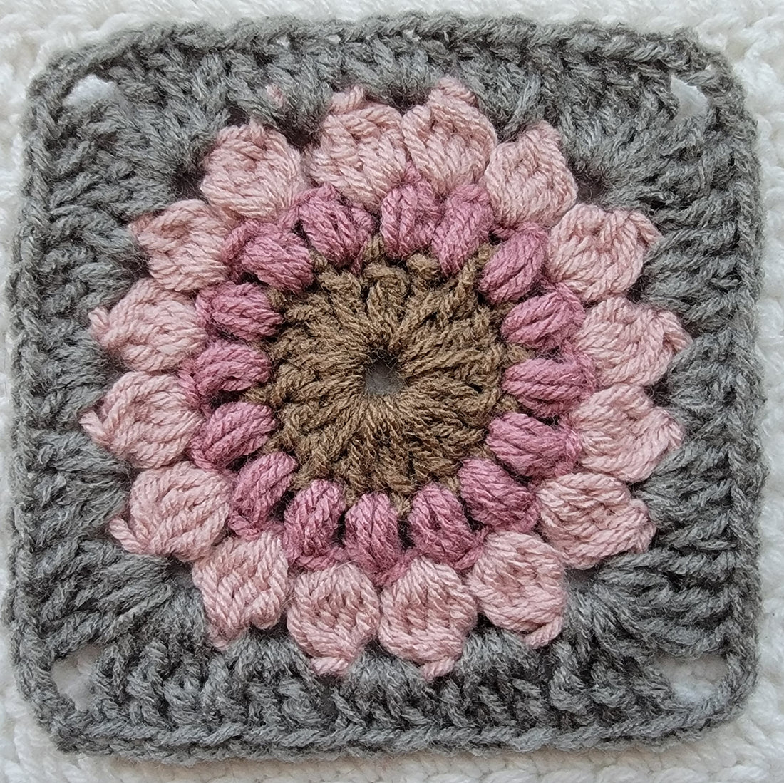 Free Crochet Pattern: Sunburst Granny Square!