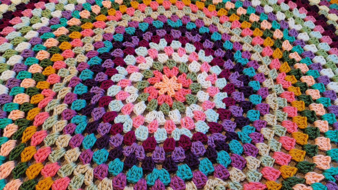Crochet Pattern: Granny Style Circle Afghan!
