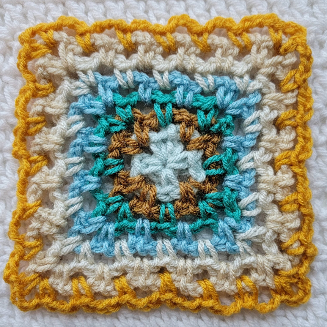 Free Crochet Pattern: Mesh Granny Square!