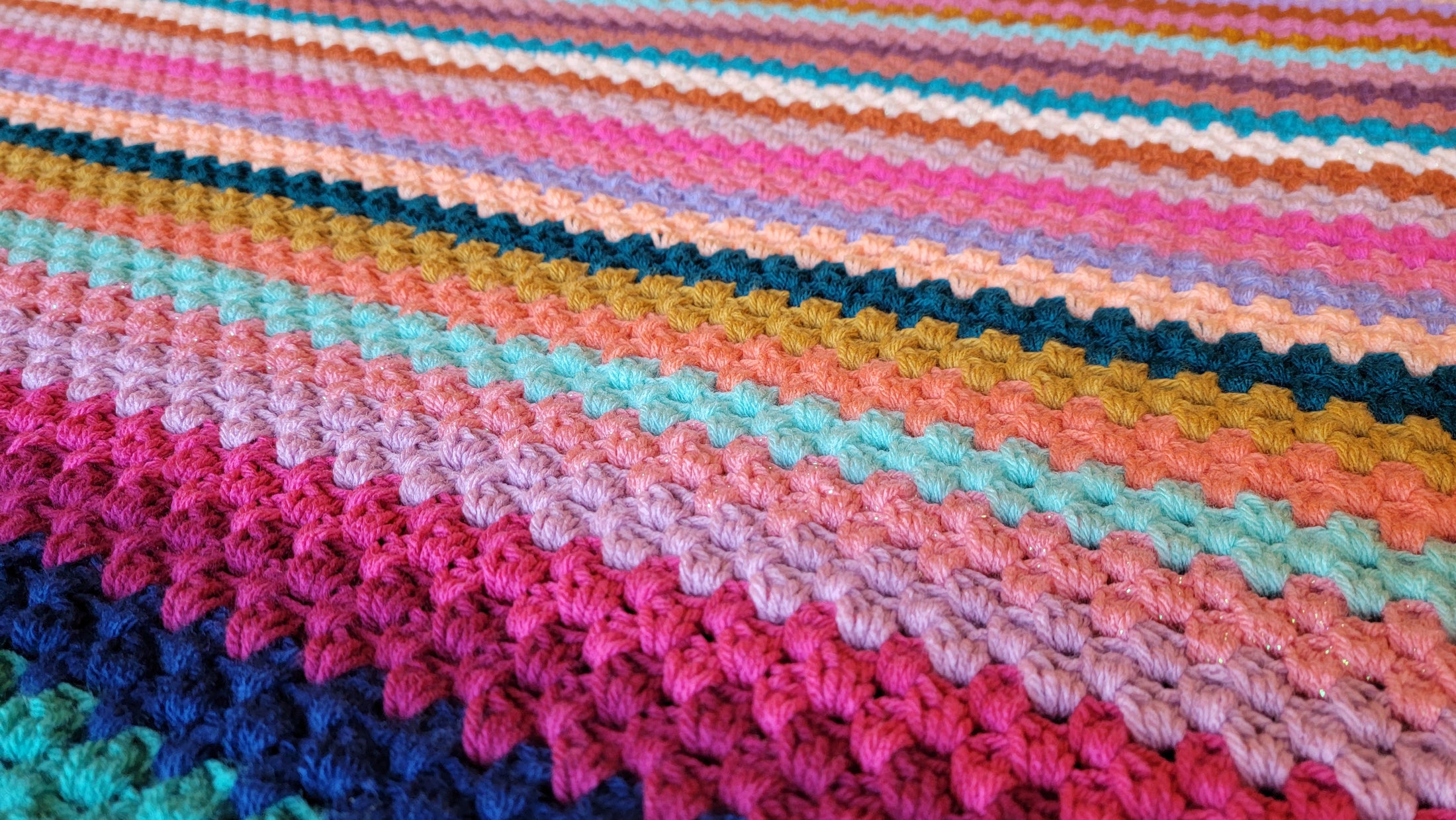 Free Crochet Pattern: Luster Strike Afghan! – crochetmelovely