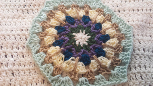 Free Crochet Pattern: Star Flower Hexagon Motif!