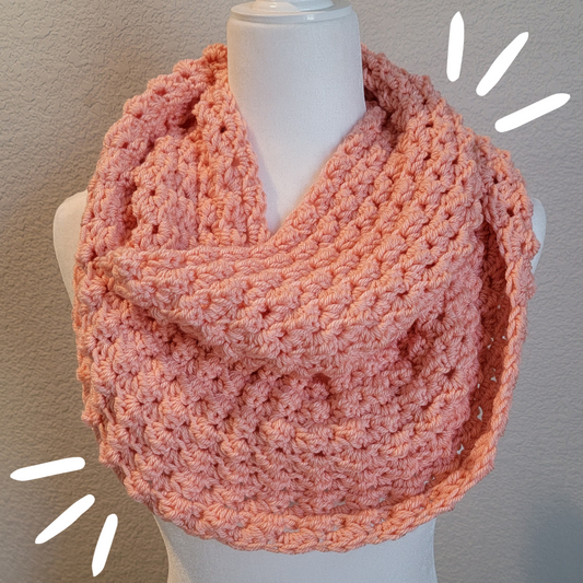 Free Crochet Pattern: Lucky Day Cowl!