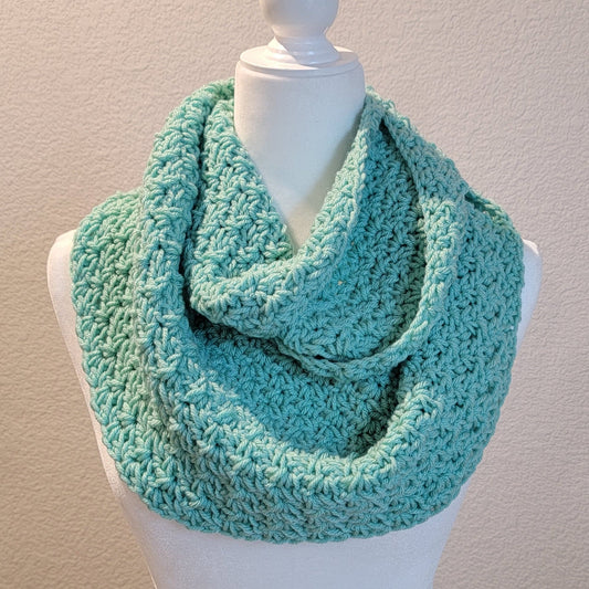 Free Crochet Pattern: Mystical Wish Cowl!