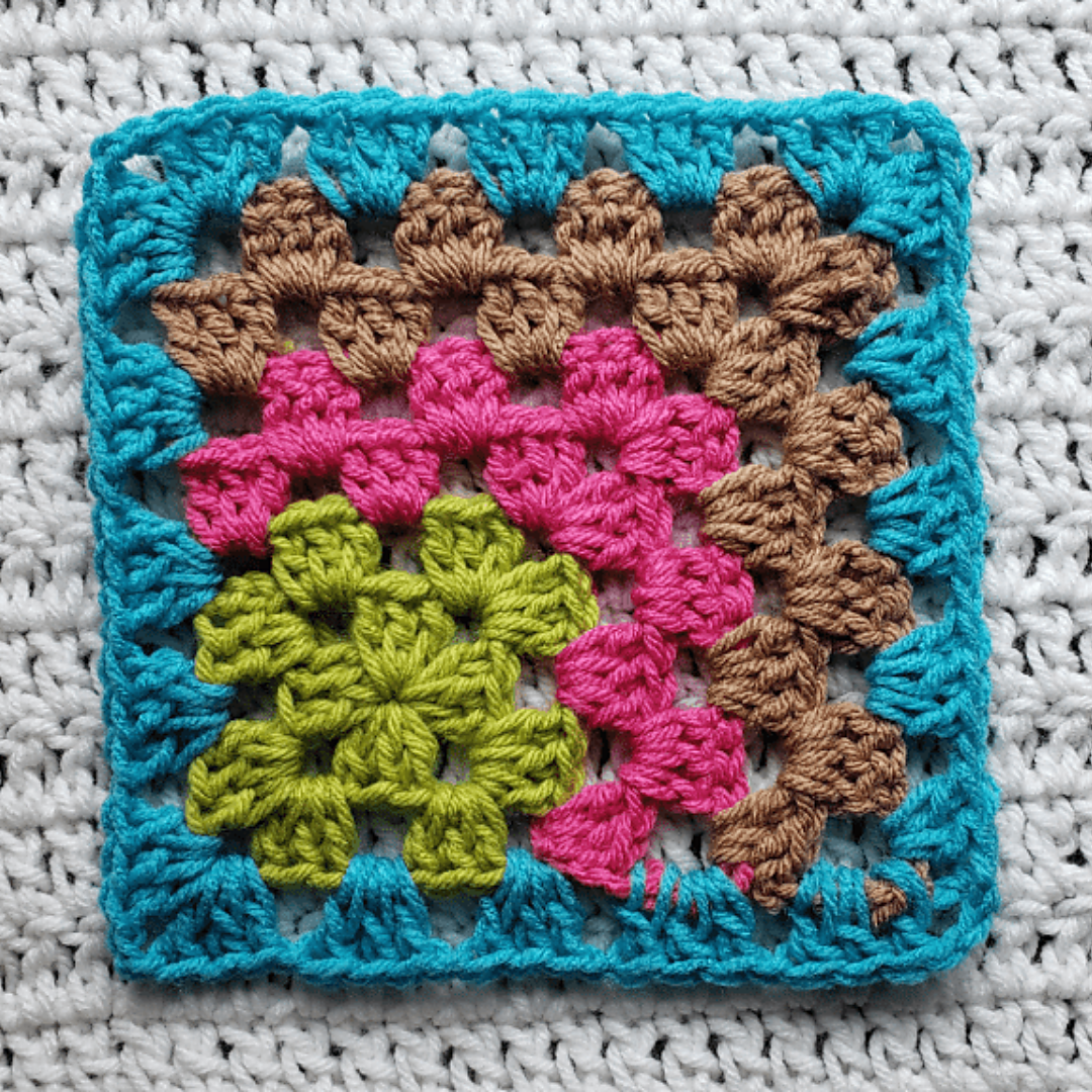 Free Crochet Pattern: Off Set Granny Square! – crochetmelovely