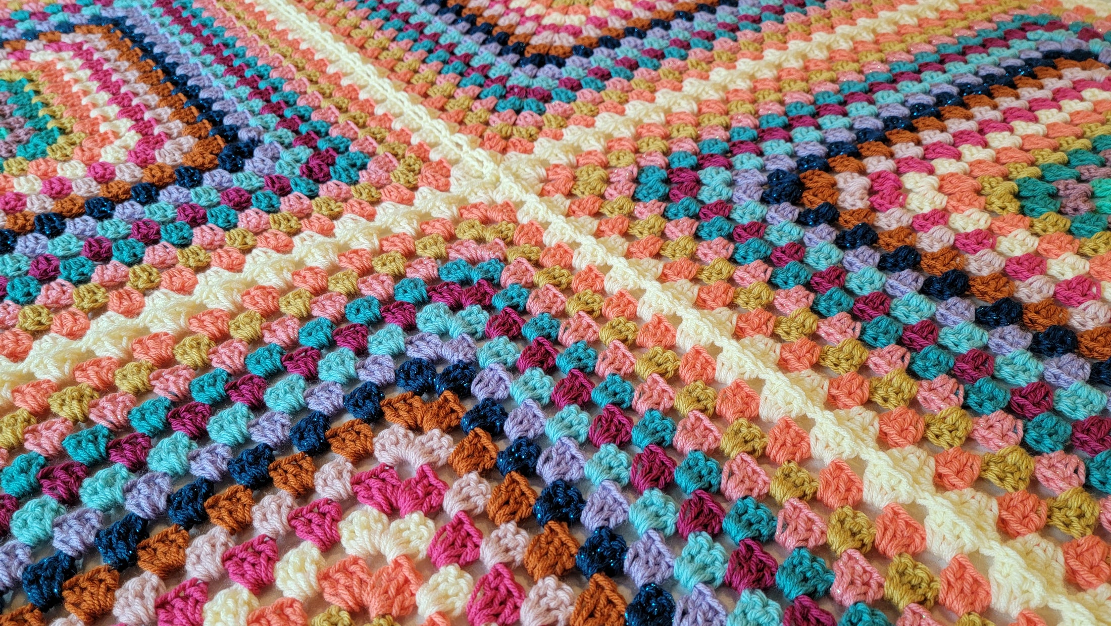 Free Crochet Pattern: Four Corners Granny Blanket! – crochetmelovely