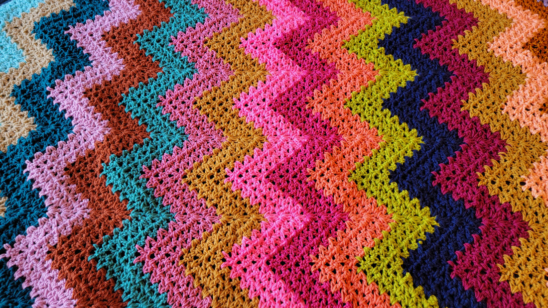 Free Crochet Pattern: Peaks & Valleys Crochet Blanket!