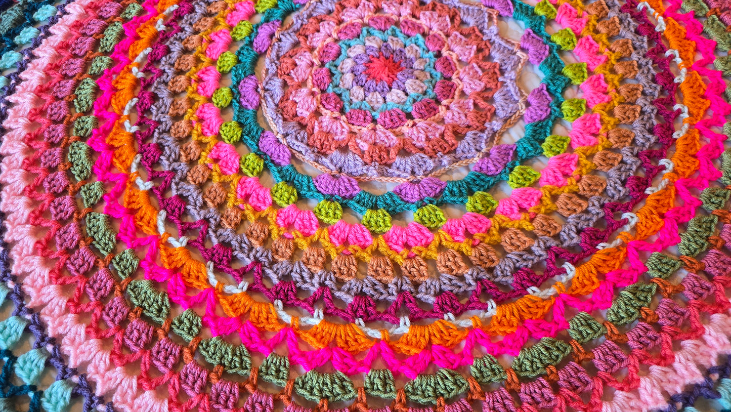 Lumi Token Crochet Afghan - Handmade Afghans,Crocheted Afghans,Crocheted Blankets,Crochet Afghans,Crochet Blankets,Throws,Round,Color,Pretty